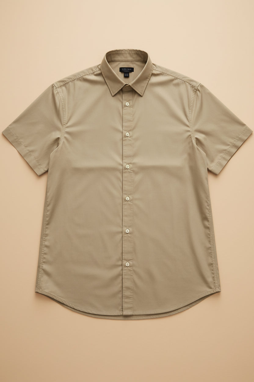 Camisa de manga corta slim fit FURY ARENA SANDSHELL de FITTERS ORIGINALS, vista frontal en color blanca.