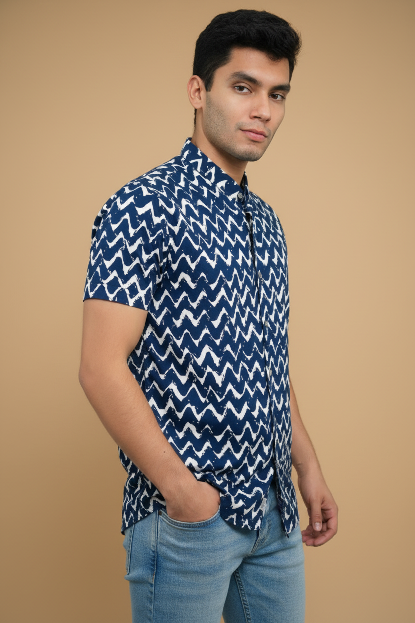 Camisa slim fit de manga corta Fitters Originals Caspia con cuello Mao, en color blanco, vista frontal.