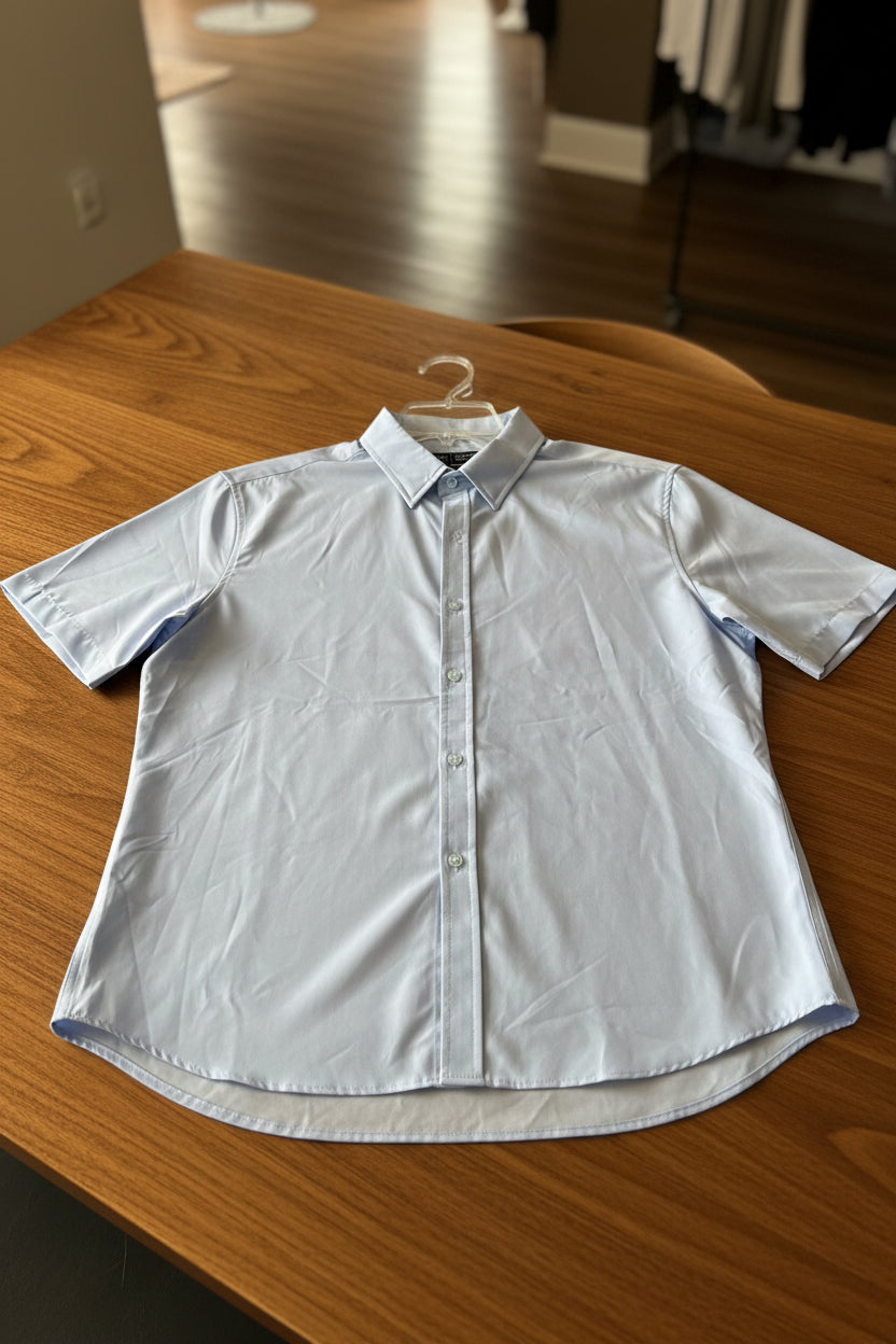 Camisa de manga corta relax con ajuste holgado de la marca FITTERS ORIGINALS, en color Cielo, estilo casual.