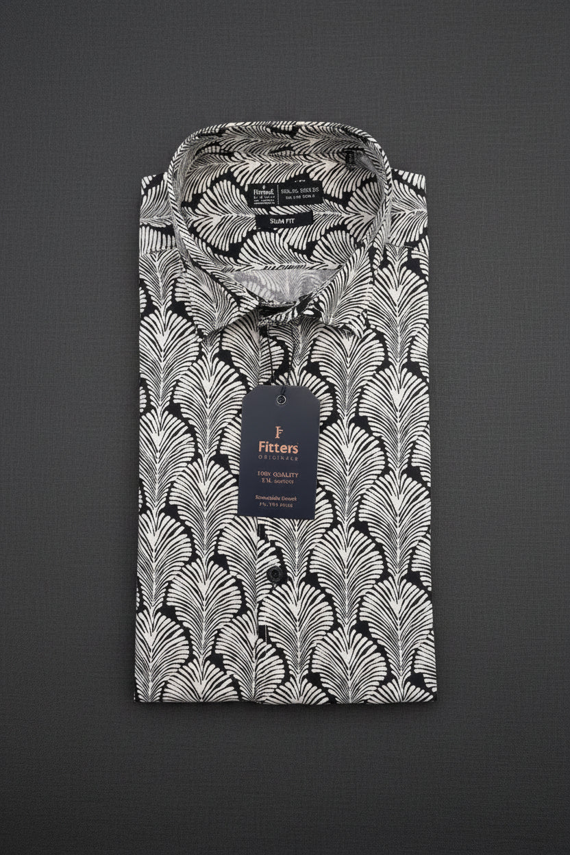 Camisa FITTERS ORIGINALS AMMAN 650 en negro, manga corta y ajuste relajado, vista frontal sobre fondo neutro.