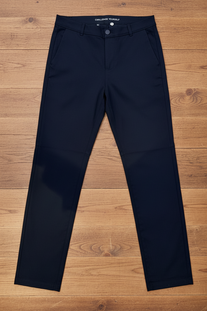 Pantalón Flex Pro Performance Challenge Yourself en color marino, diseñado para comodidad y rendimiento deportivo.