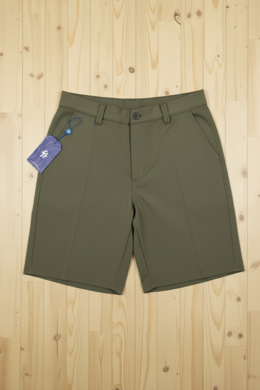 Pantalones cortos híbridos Challenge Yourself PAWS 4-Way Stretch en color olivo, ideales para actividad física y comodidad.