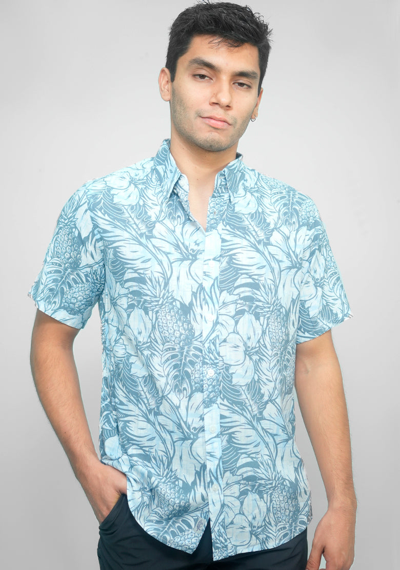 Camisa de manga corta relajada Fitters Originals en color marino, estilo casual y cómodo para hombre.