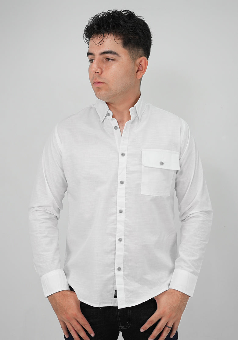 Camisa manga larga slim fit de Fitters Originals en color blanco, diseñada para un estilo ajustado y moderno.