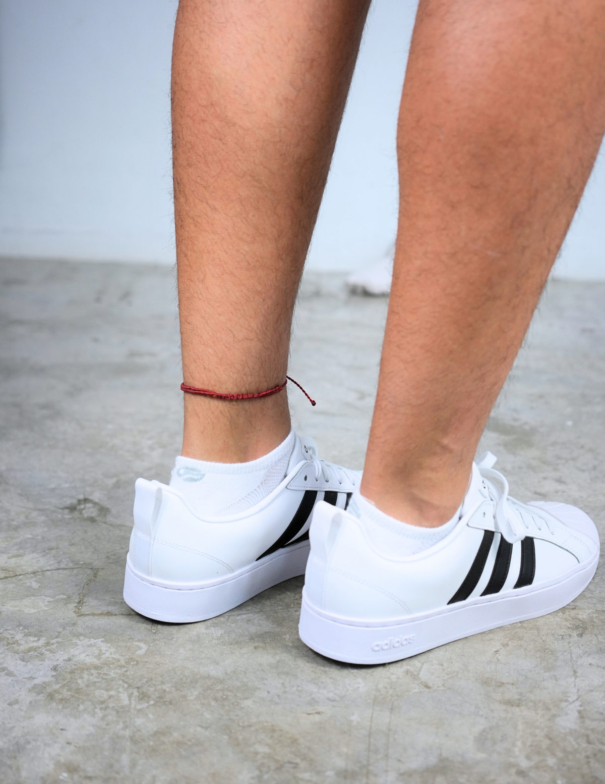 Calcetas cortas de algodón para hombre de la marca Fitters Originals, mostrando su diseño fresco y cómodo.