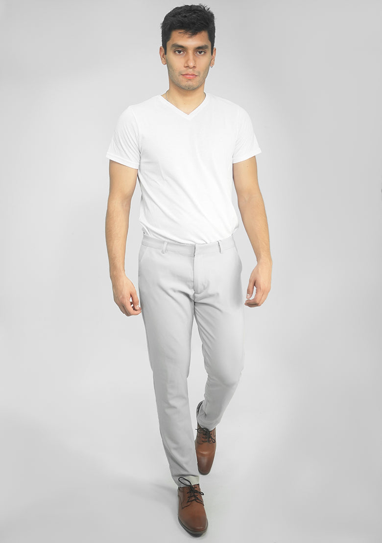 Pantalón de vestir slim Fitters Originals en color arena, estilo Mandala, tela elegante y ajustada para hombre.