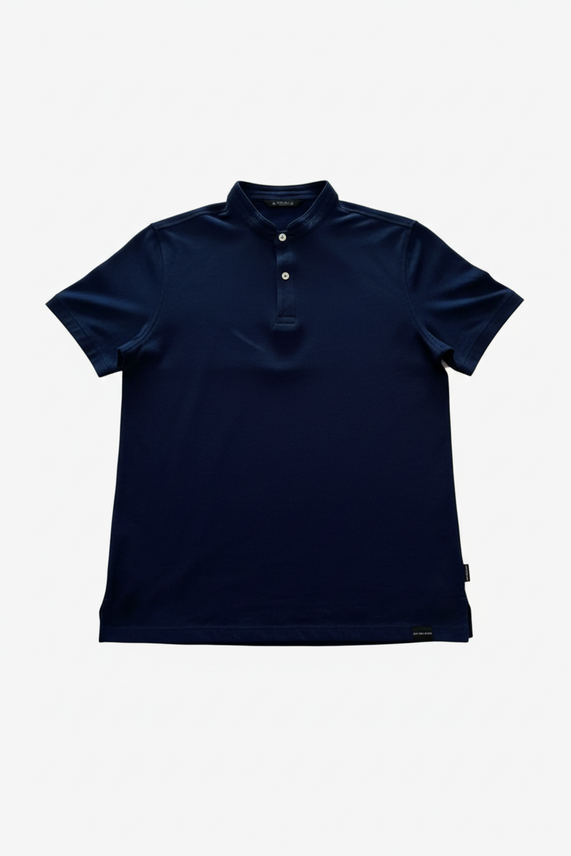 Polo mao de piqué azul marino de Fitters Originals, estilo clásico y ajuste cómodo, ideal para un look casual sofisticado.