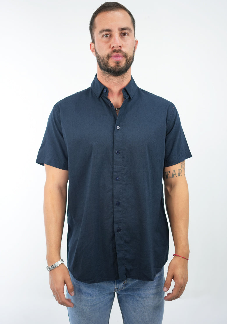 Camisa manga corta relax IF FITTERS ORIGINALS, estilo Manchurian en color marino, tela ligera y cómoda para uso casual.