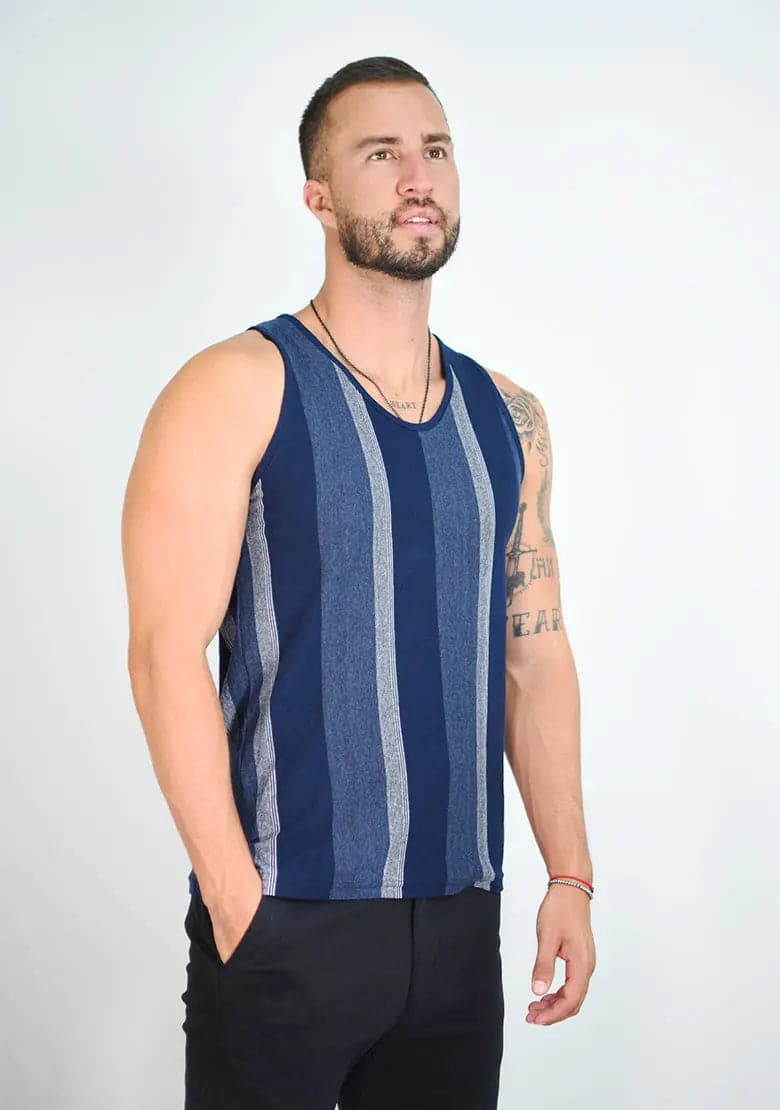 Tank top IF FITTERS ORIGINALS en color marino y blanco, estilo sin mangas, diseñado para comodidad y estilo deportivo.